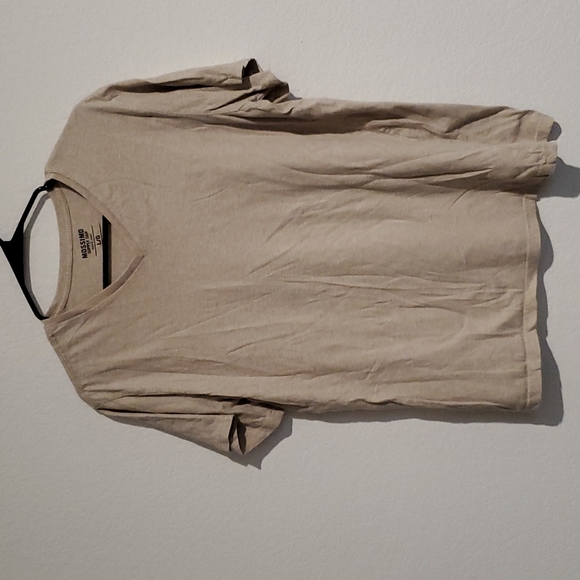 Preowned, Large 42-44, Mossimo supply, Peach color Vneck Short sleeve shirt - Picture 1 of 6